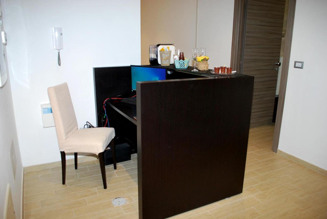 Piazza Dante Hotel Taranto Ngoại thất bức ảnh